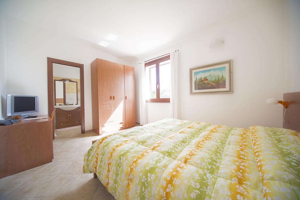 سانتا ماريا لا بالما Bonsai B&B Alghero الغرفة الصورة